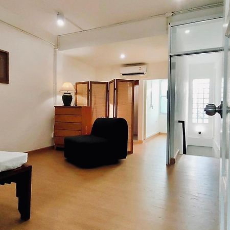 Whole 3-Storey House Right In The Local Community. 방콕 외부 사진